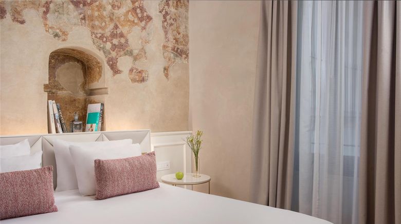 <b>NH Collection Verona Suite</b>. Images powered by <a href="https://iceportal.shijigroup.com/" title="IcePortal" target="_blank">IcePortal</a>.