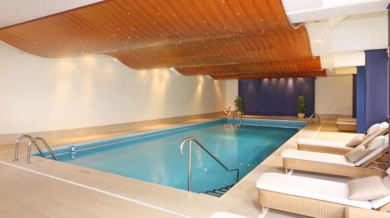 <b>Royal Plaza Montreux Pool</b>. Images powered by <a href="https://iceportal.shijigroup.com/" title="IcePortal" target="_blank">IcePortal</a>.