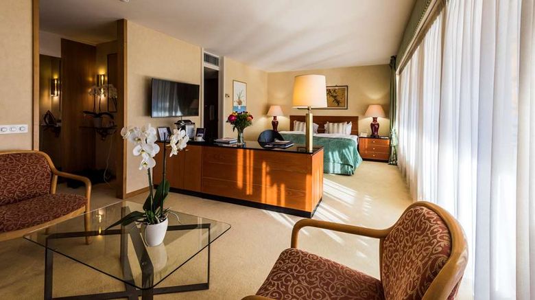 <b>Royal Plaza Montreux Suite</b>. Images powered by <a href="https://iceportal.shijigroup.com/" title="IcePortal" target="_blank">IcePortal</a>.