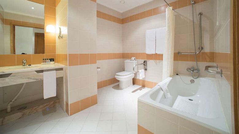 <b>Vila Gale Estoril Room</b>. Images powered by <a href="https://iceportal.shijigroup.com/" title="IcePortal" target="_blank">IcePortal</a>.