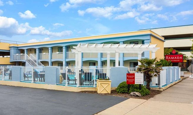 Ramada by Wyndham Virginia Beach Exterior