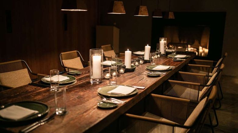 <b>Amangiri Restaurant</b>. Images powered by <a href="https://iceportal.shijigroup.com/" title="IcePortal" target="_blank">IcePortal</a>.