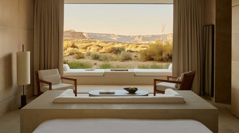 <b>Amangiri Suite</b>. Images powered by <a href="https://iceportal.shijigroup.com/" title="IcePortal" target="_blank">IcePortal</a>.