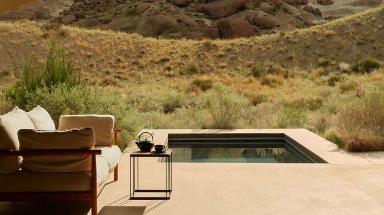 <b>Amangiri Room</b>. Images powered by <a href="https://iceportal.shijigroup.com/" title="IcePortal" target="_blank">IcePortal</a>.