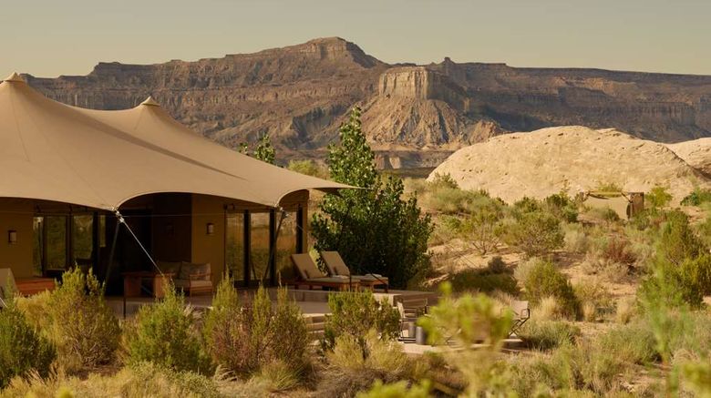 <b>Amangiri Room</b>. Images powered by <a href="https://iceportal.shijigroup.com/" title="IcePortal" target="_blank">IcePortal</a>.