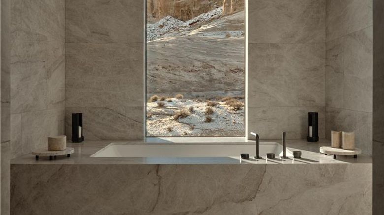 <b>Amangiri Suite</b>. Images powered by <a href="https://iceportal.shijigroup.com/" title="IcePortal" target="_blank">IcePortal</a>.