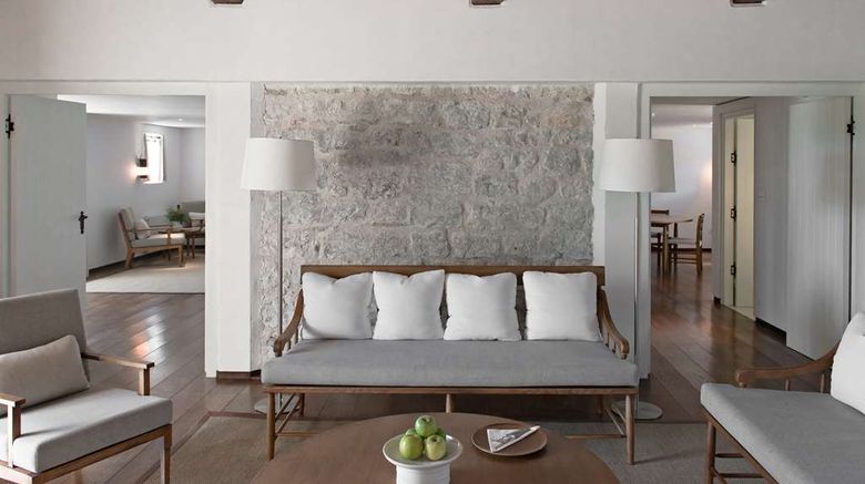 <b>Aman Sveti Stefan Suite</b>. Images powered by <a href="https://iceportal.shijigroup.com/" title="IcePortal" target="_blank">IcePortal</a>.