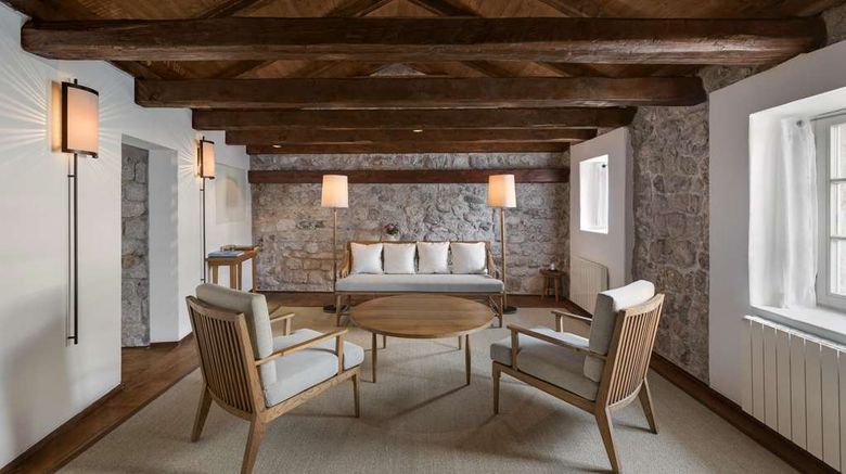 <b>Aman Sveti Stefan Suite</b>. Images powered by <a href="https://iceportal.shijigroup.com/" title="IcePortal" target="_blank">IcePortal</a>.