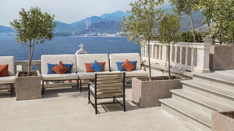 <b>Aman Sveti Stefan Restaurant</b>. Images powered by <a href="https://iceportal.shijigroup.com/" title="IcePortal" target="_blank">IcePortal</a>.