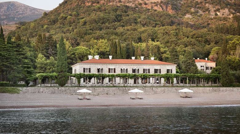 <b>Aman Sveti Stefan Beach</b>. Images powered by <a href="https://iceportal.shijigroup.com/" title="IcePortal" target="_blank">IcePortal</a>.