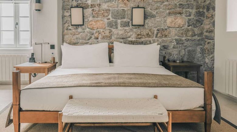 <b>Aman Sveti Stefan Room</b>. Images powered by <a href="https://iceportal.shijigroup.com/" title="IcePortal" target="_blank">IcePortal</a>.