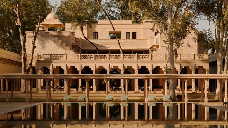 <b>Amanbagh Pool</b>. Images powered by <a href="https://iceportal.shijigroup.com/" title="IcePortal" target="_blank">IcePortal</a>.
