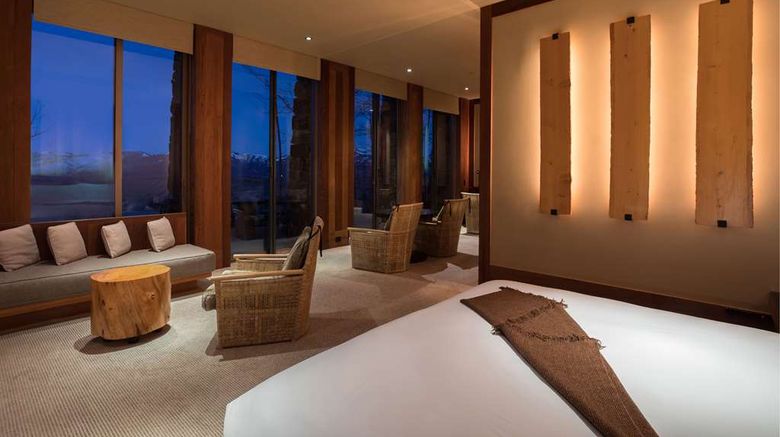 <b>Amangani Suite</b>. Images powered by <a href="https://iceportal.shijigroup.com/" title="IcePortal" target="_blank">IcePortal</a>.