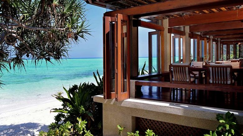 <b>Amanpulo Restaurant</b>. Images powered by <a href="https://iceportal.shijigroup.com/" title="IcePortal" target="_blank">IcePortal</a>.