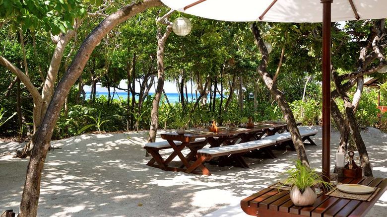 <b>Amanpulo Restaurant</b>. Images powered by <a href="https://iceportal.shijigroup.com/" title="IcePortal" target="_blank">IcePortal</a>.