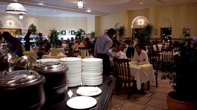 <b>TOP Flamenco Beach Resort Restaurant</b>. Images powered by <a href="https://iceportal.shijigroup.com/" title="IcePortal" target="_blank">IcePortal</a>.