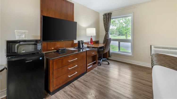 SureStay Hotel by BW Kemptville Room