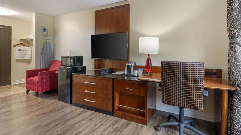 <b>SureStay Hotel by BW Kemptville Room</b>. Images powered by <a href="https://iceportal.shijigroup.com/" title="IcePortal" target="_blank">IcePortal</a>.