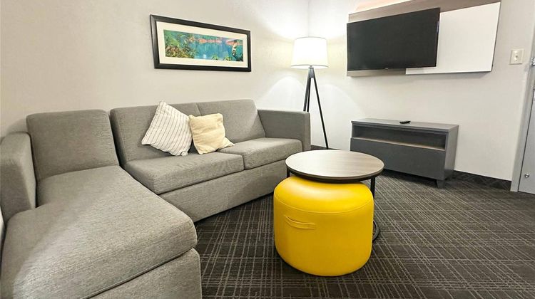 Comfort Inn & Suites Calhoun Suite