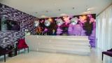 <b>The Quadrant Lobby</b>. Images powered by <a href="https://iceportal.shijigroup.com/" title="IcePortal" target="_blank">IcePortal</a>.