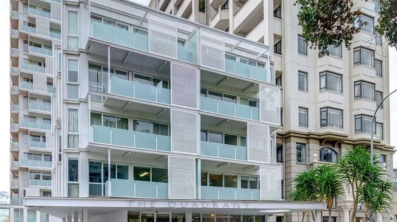 <b>The Quadrant Exterior</b>. Images powered by <a href="https://iceportal.shijigroup.com/" title="IcePortal" target="_blank">IcePortal</a>.