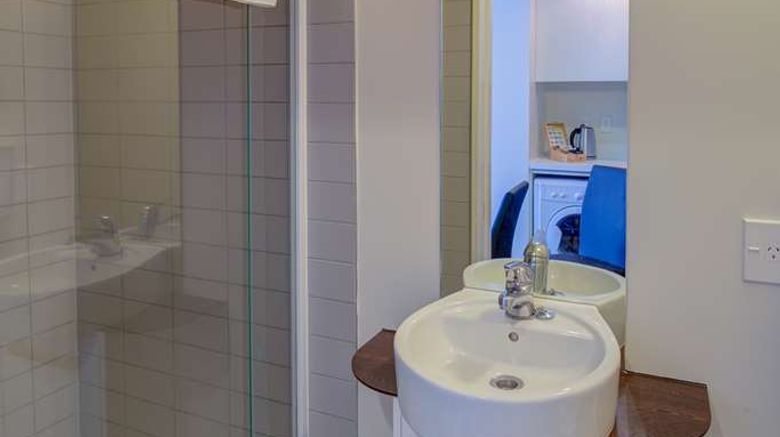 <b>The Quadrant Room</b>. Images powered by <a href="https://iceportal.shijigroup.com/" title="IcePortal" target="_blank">IcePortal</a>.