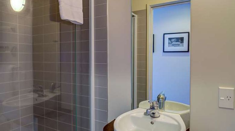 <b>The Quadrant Room</b>. Images powered by <a href="https://iceportal.shijigroup.com/" title="IcePortal" target="_blank">IcePortal</a>.