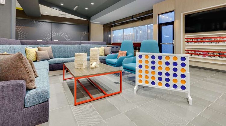 Tru by Hilton Euless DFW Airport Lobby