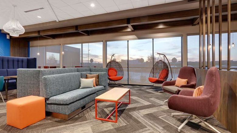 <b>Tru by Hilton Euless DFW Airport Lobby</b>. Images powered by <a href="https://iceportal.shijigroup.com/" title="IcePortal" target="_blank">IcePortal</a>.