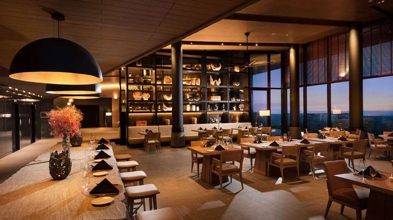 <b>Hilton Yala Resort Restaurant</b>. Images powered by <a href="https://iceportal.shijigroup.com/" title="IcePortal" target="_blank">IcePortal</a>.
