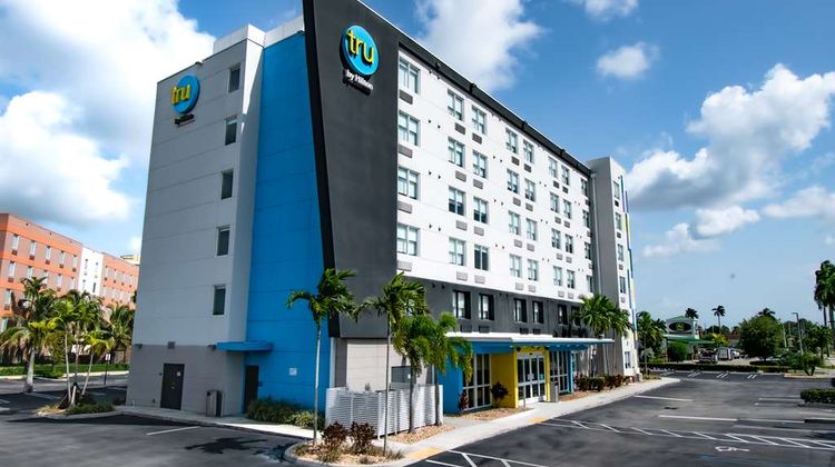 Tru by Hilton Florida City Exterior