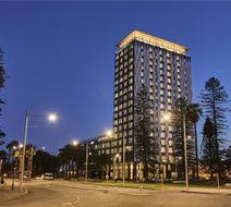 DoubleTree by Hilton Perth Waterfront Exterior