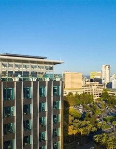 DoubleTree by Hilton Perth Waterfront