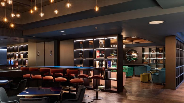 <b>Hilton Rome Eur La Lama Lobby</b>. Images powered by <a href="https://iceportal.shijigroup.com/" title="IcePortal" target="_blank">IcePortal</a>.
