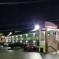 Days Inn and Suites by Wyndham