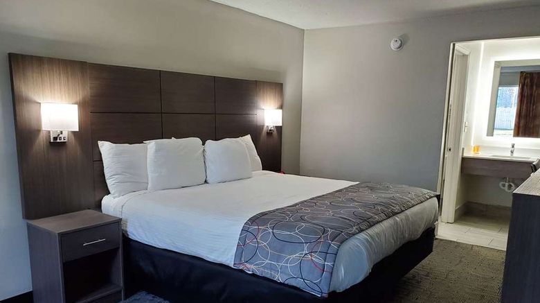 <b>Days Inn and Suites by Wyndham Room</b>. Images powered by <a href="https://iceportal.shijigroup.com/" title="IcePortal" target="_blank">IcePortal</a>.