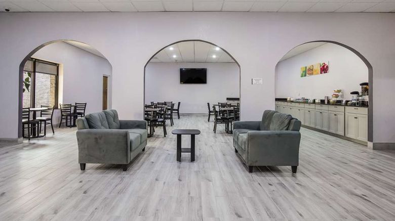 <b>Quality Inn Lobby</b>. Images powered by <a href="https://iceportal.shijigroup.com/" title="IcePortal" target="_blank">IcePortal</a>.