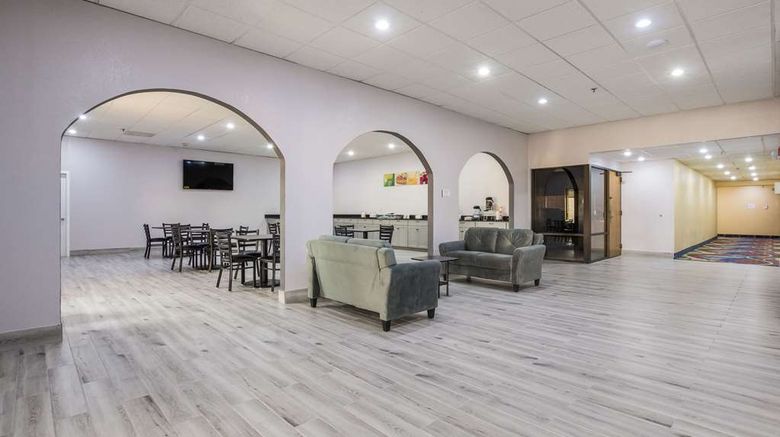 <b>Quality Inn Lobby</b>. Images powered by <a href="https://iceportal.shijigroup.com/" title="IcePortal" target="_blank">IcePortal</a>.