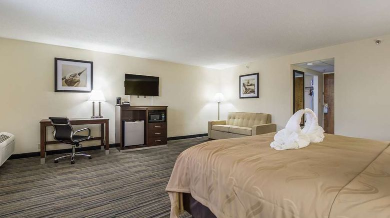 <b>Quality Inn Suite</b>. Images powered by <a href="https://iceportal.shijigroup.com/" title="IcePortal" target="_blank">IcePortal</a>.