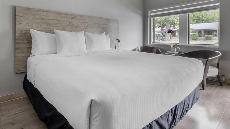 <b>Danny's Hotel Stes, SureStay Coll by BW Room</b>. Images powered by <a href="https://iceportal.shijigroup.com/" title="IcePortal" target="_blank">IcePortal</a>.