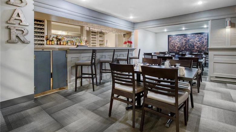 <b>Danny's Hotel Stes, SureStay Coll by BW Restaurant</b>. Images powered by <a href="https://iceportal.shijigroup.com/" title="IcePortal" target="_blank">IcePortal</a>.