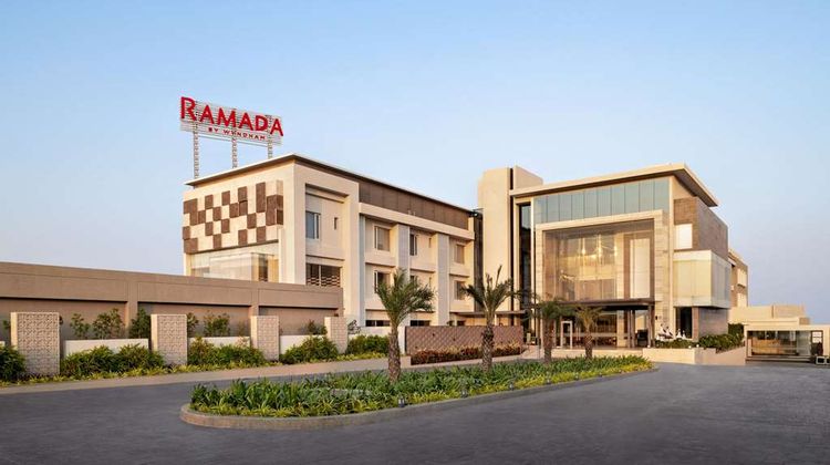 Ramada by Wyndham Gandhidham Shinay Exterior