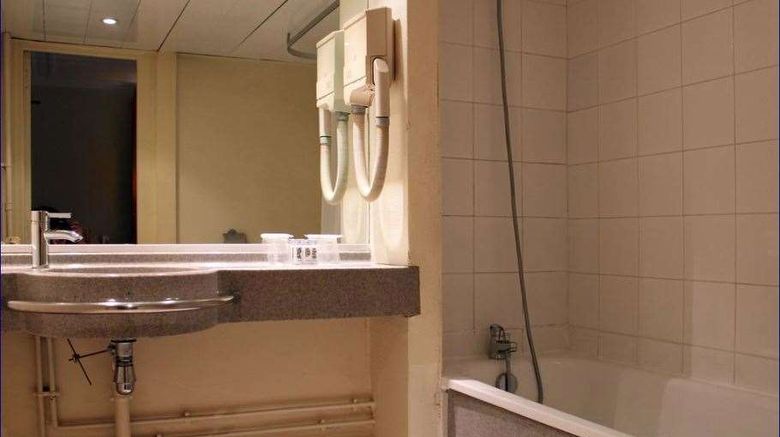 <b>New Hotel Opera Room</b>. Images powered by <a href="https://iceportal.shijigroup.com/" title="IcePortal" target="_blank">IcePortal</a>.