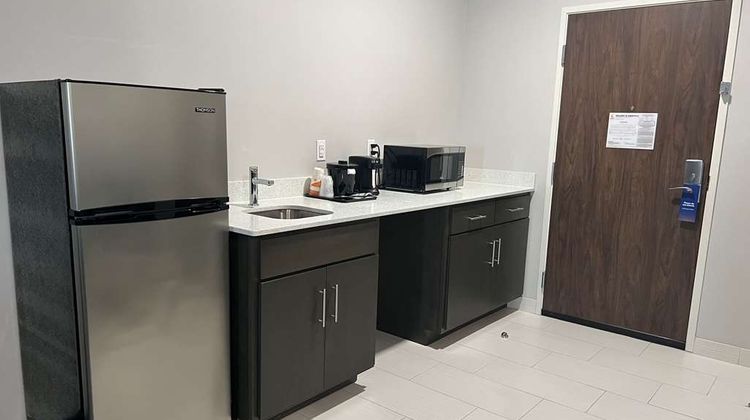 Comfort Suites Greenville Airport Room