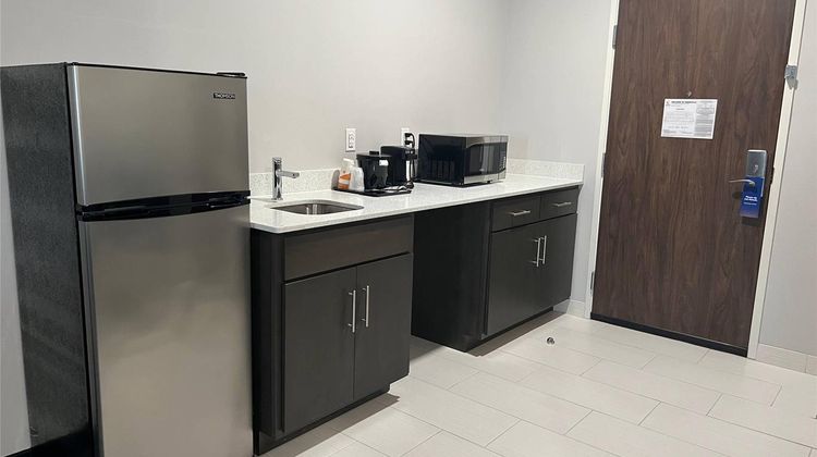 Comfort Suites Greenville Airport Room