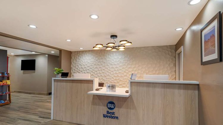 Best Western Shadow Mountain Inn Lobby