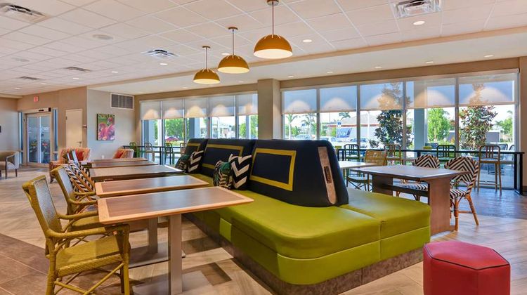 Home2 Suites-Hilton I-75 Pine Ridge Rd Lobby