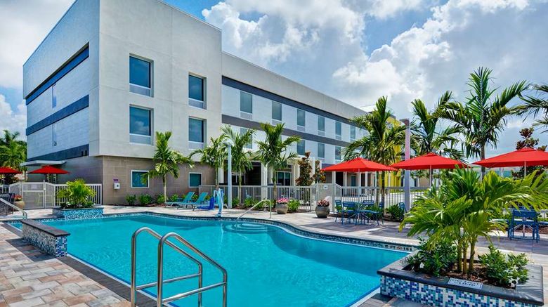 <b>Home2 Suites-Hilton I-75 Pine Ridge Rd Pool</b>. Images powered by <a href="https://iceportal.shijigroup.com/" title="IcePortal" target="_blank">IcePortal</a>.
