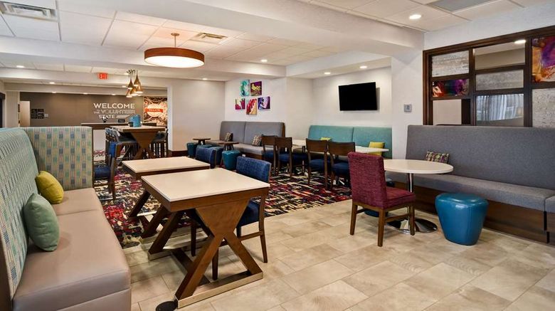 <b>Hampton Inn Pleasant View Lobby</b>. Images powered by <a href="https://iceportal.shijigroup.com/" title="IcePortal" target="_blank">IcePortal</a>.