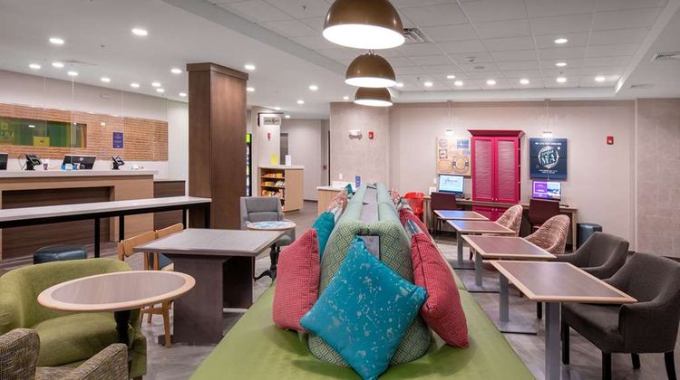 Home2 Suites by Hilton Raynham Lobby